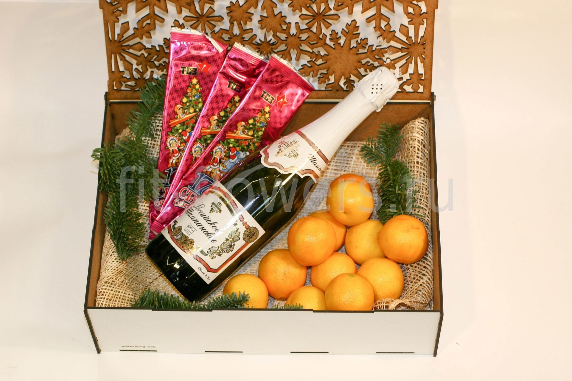 Новогодние коробки с шампанским